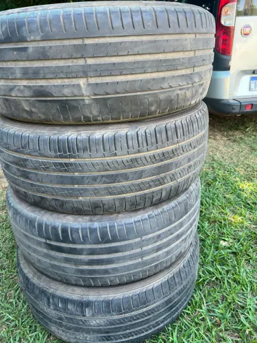 Pneu pirelli aro 19 235/50