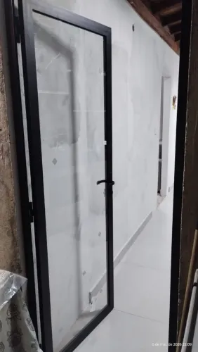 Porta linha suprema com vidro 