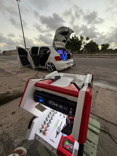 Vendo som automotivo