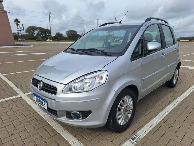 Fiat Idea Attractive 1.4 Fire Flex 8V 5P 2013