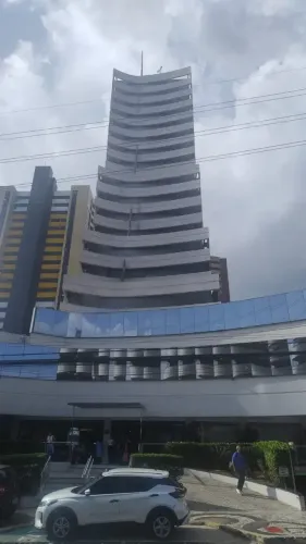 Lotus aluga sala comercial no Ed. Síntese 21