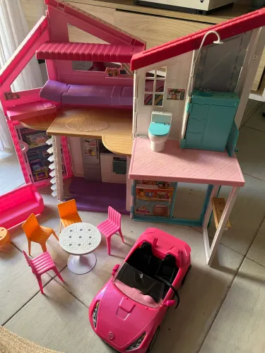 Casa Malibu da Barbie + carro da Barbie