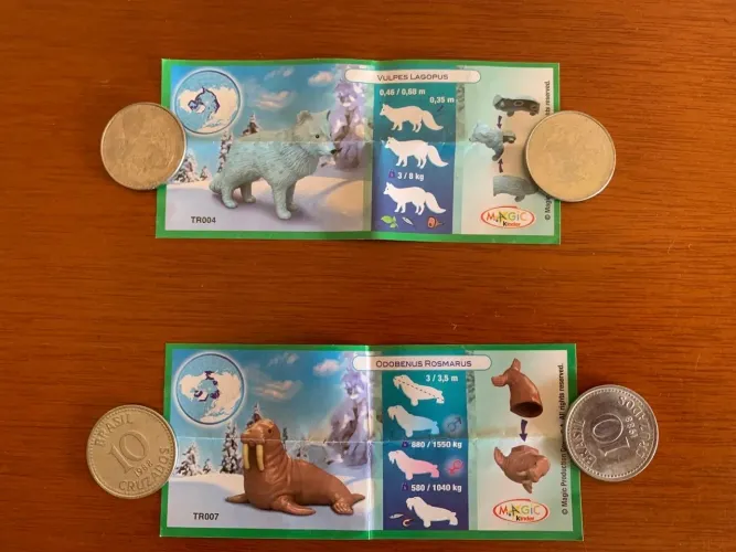2 papéis Kinder ovo natoons