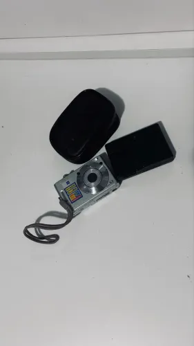 Câmera Vintage Sony Cyber-shot 6.0 MP (Lente Carl Zeiss) + Carregador + Case