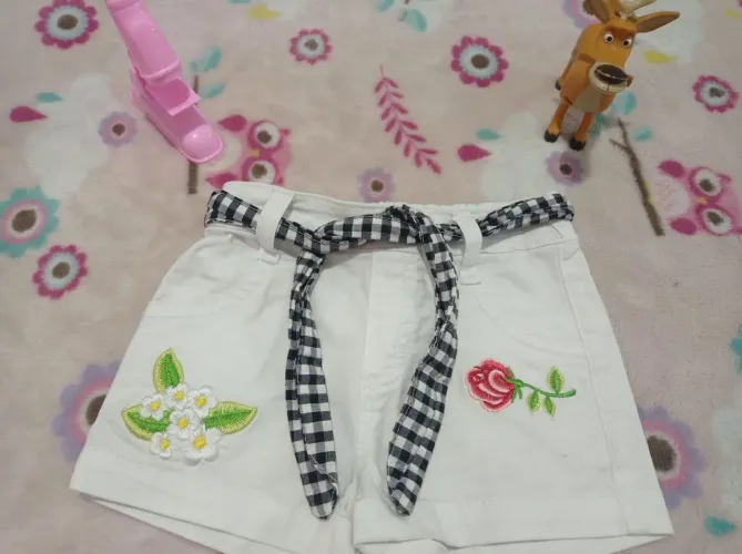 Shorts imitação de jeans