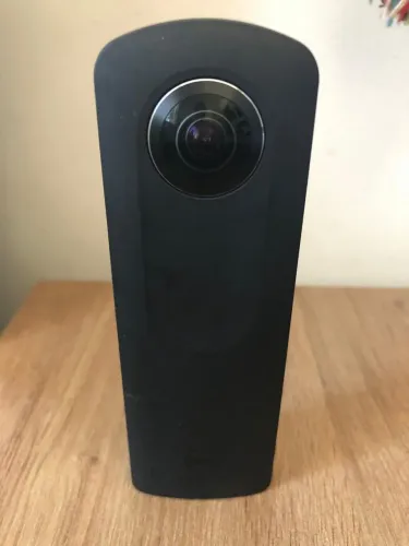 Câmera Ricoh THETA 360?