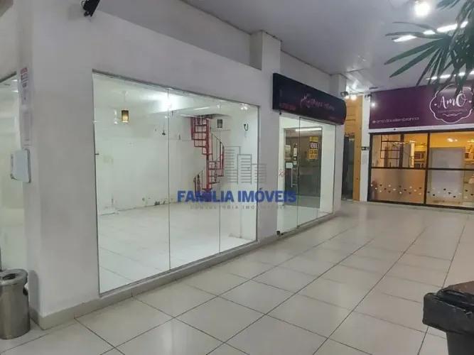 Loja comercial ampla, de esquina, no shopping Embaré em Santos/SP
