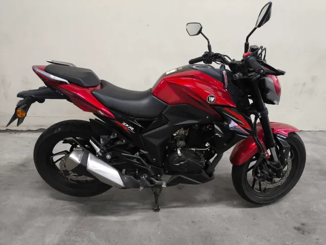 Moto muito condervada