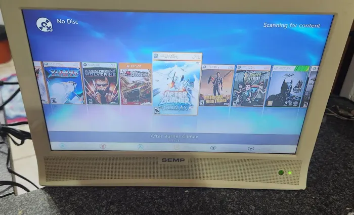 XBOX 360 c/ controle e fonte DSBLOQEADO lotado de jogos X box