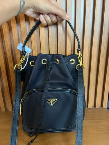 Bolsa prada bucket 
