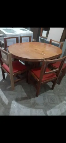 Mesa opcional oval ou redonda com 06 cadeiras