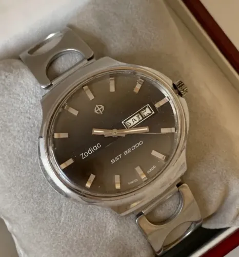 Raro Zodiac SST 36000 Automático Vintage Anos 70 , Jumbo Oval /Suíço 44mm