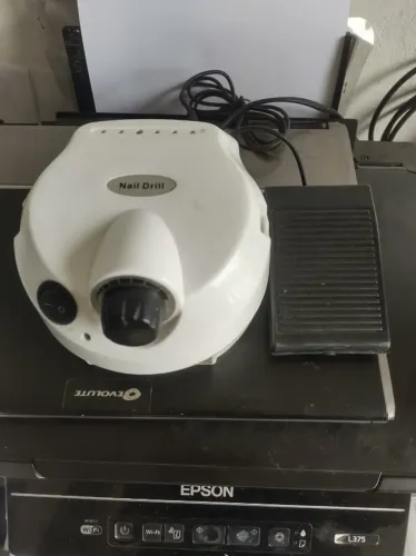 Motor de unha em gel