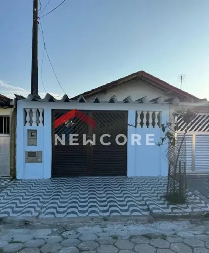 Casa em Rua Carlos Gomes - Ocian - Praia Grande/SP