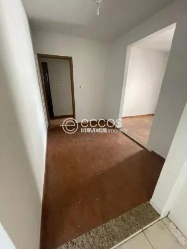 Casa à venda, 5 quartos, Segismundo Pereira - Uberlândia/MG