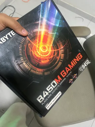 Placa-mãe Gigabyte B450M Gaming AM4 Ryzen | Completa na Caixa | Excelente Estado