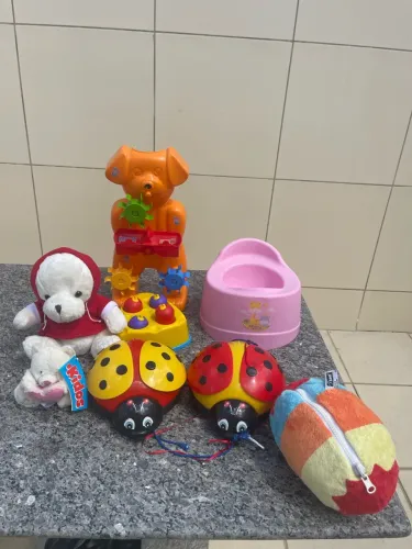 Lote brinquedos 50