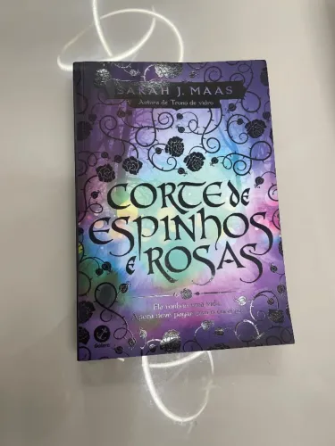 corte de espinhos e rosas