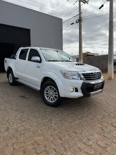 Toyota Hilux CD SRV D4-d 4X4 3.0 TDI Diesel AUT 2015