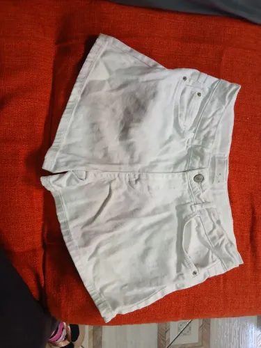 Short jeans Zara tamanho 10 anos 