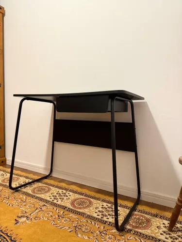 Mesa tok stok preta