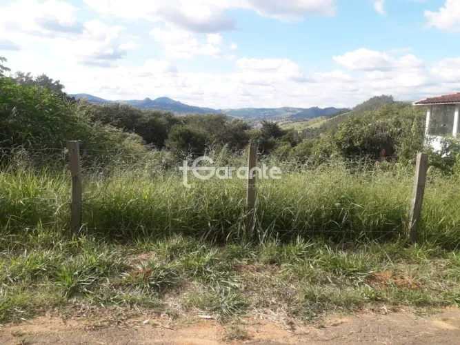 Terreno à venda no Jardim da Laje, Lindóia