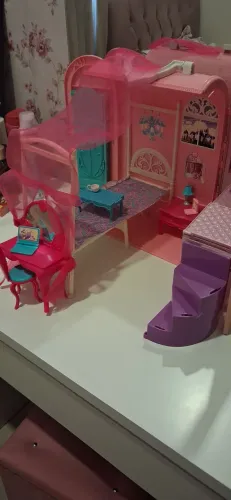 Quarto da Barbie maleta