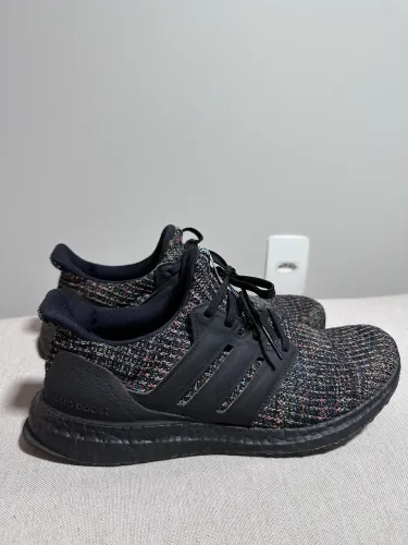 Tênis Adidas Ultraboost (TAM 39)