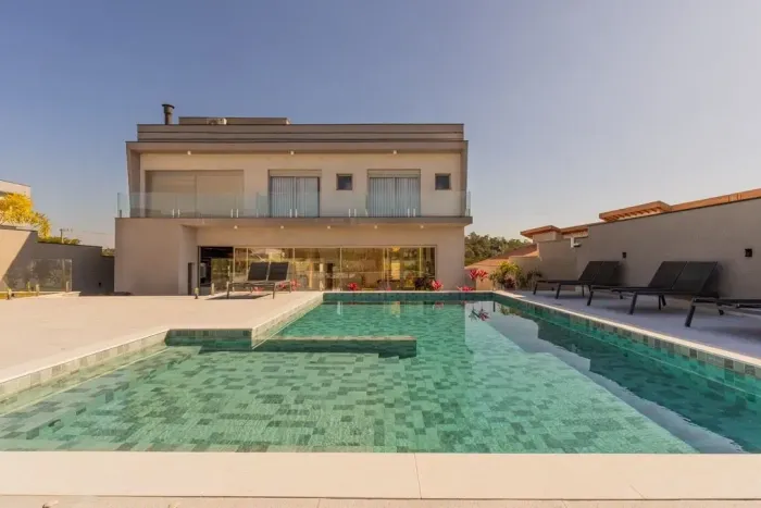 Casa com 4 quartos à venda, 430 m² por R$ 6.800.000 - Parque Residencial Jequitibá - Jacar