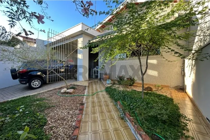 Casa à venda no bairro Vila Rezende, Piracicaba.