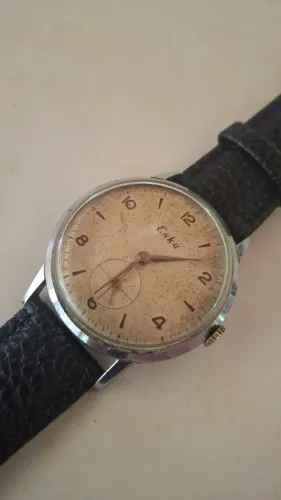 Relógio Eska à corda anos 40 / 50 linda pátina Vintage Antigo Coleção 