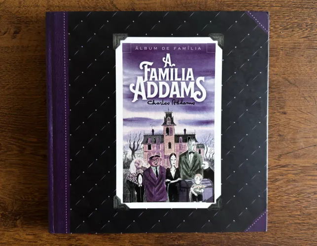 Livro A Família Addams.