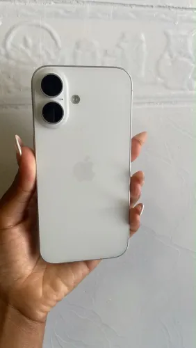 Celular iPhone 16
