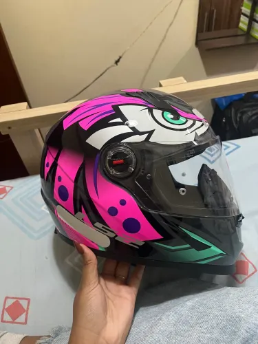 LS2 tribal rosa, muito novo usado apenas três vezes.