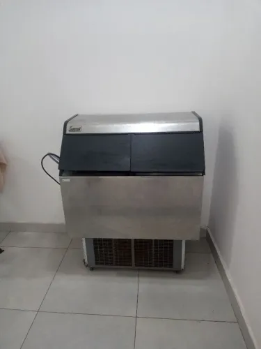 Máquina de gelo Everest 150 kilos