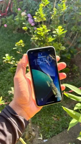 ? iPhone 11 Branco - Muito Conservado