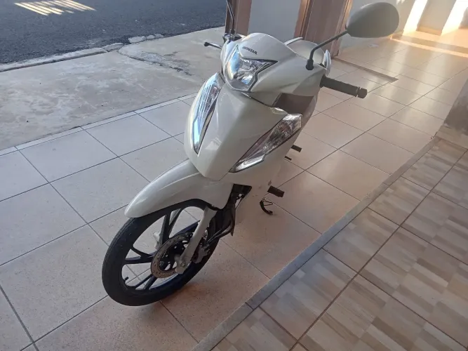Biz 125 ano 2021 novinha com 8900 km