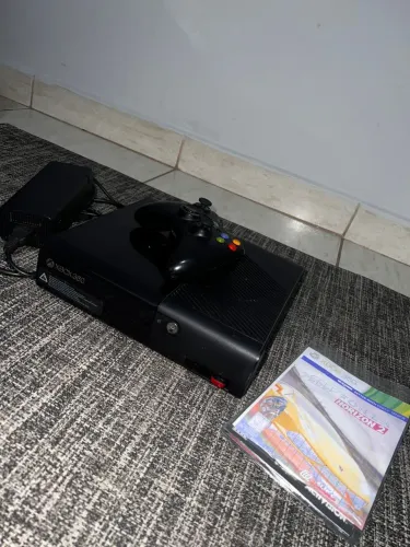 xbox 360 Rgh aurora com 1 controle, a fonte e 8 jogos 