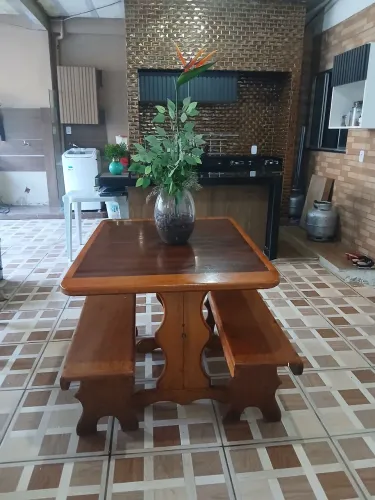 Mesa de angelim