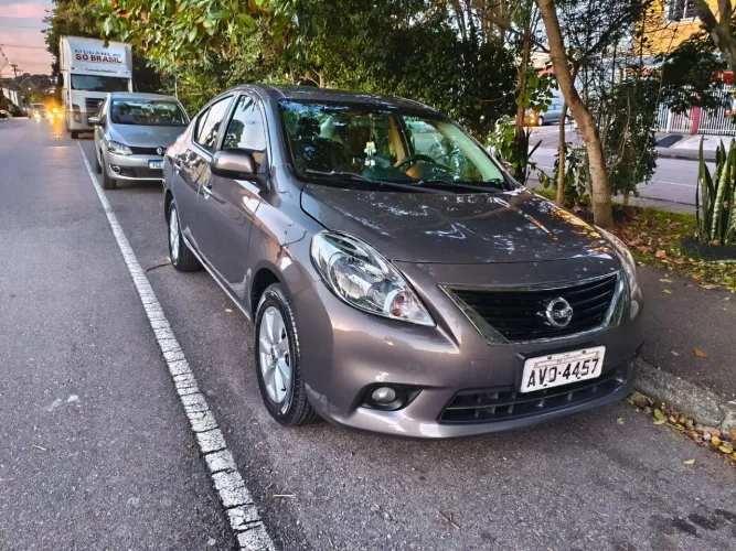 Nissan Versa SL 1.6 16V Flex Fuel 4P Mec. 2013