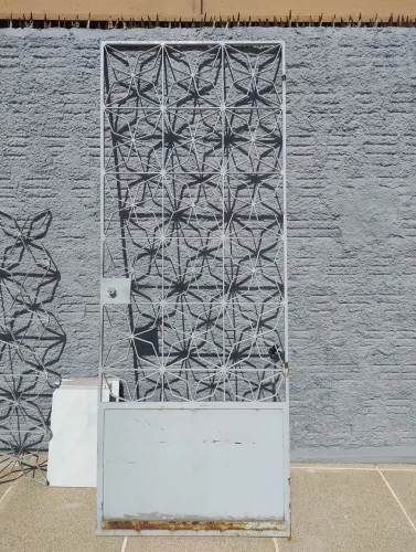 Portão de ferro 2,10 X 0,80m
