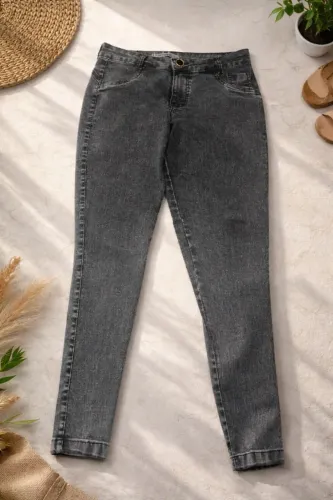 Calça jeans feminina 