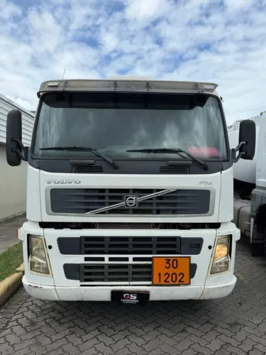 Volvo FM 370 Ano 2010 c/ Tanque de Comb. para 30 mil Litros