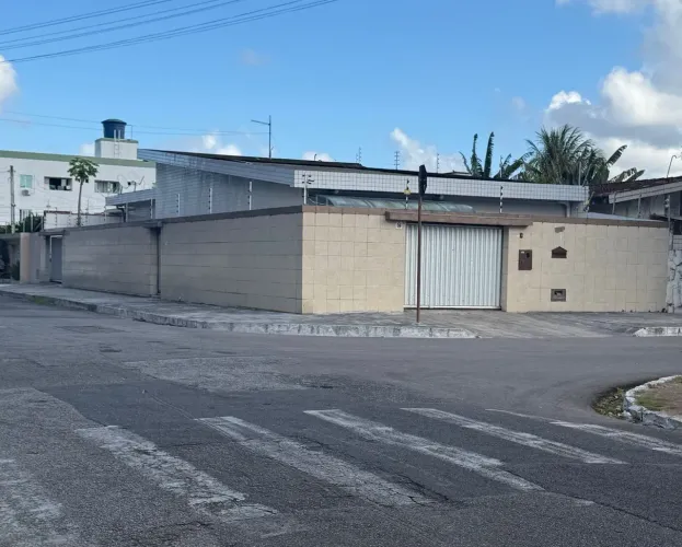 ESPAÇO, SEGURANÇA E LOCALIZAÇÃO: SUA NOVA CASA DE ESQUINA NO CRISTO ESPERA POR VOCÊ!