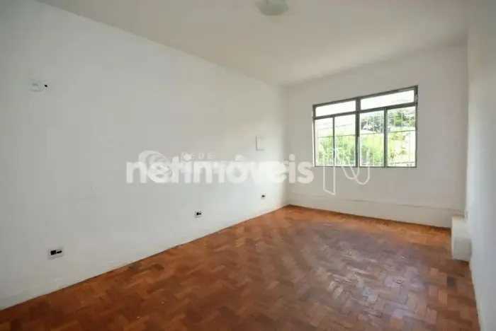 Sala // sobre loja com aproximadamente 180m²; em excelente localização no Floresta