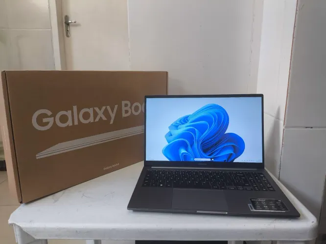 Notebook Galaxy book 4