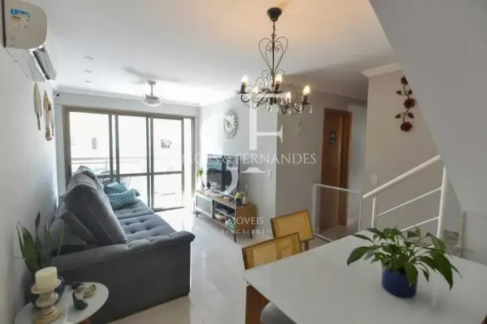 Tijuca - Rua Bom Pastor - Cobertura Duplex, 4 quartos ( 1 suíte ), varanda, 2 salas, terra