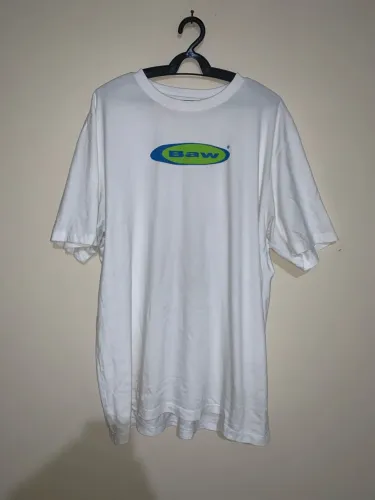 Camiseta BAW Clothing Branca Logo Oval Azul e Verde