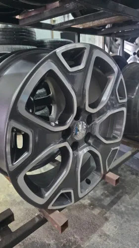 Jeep Roda aro 18 jeep