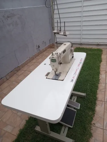 Máquina de costura industrial reta siruba